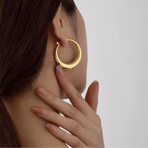 Big hoop earrings, chunky gold hoop earrings, thick gold hoop earrings,gold hoop - Picture 3 of 8